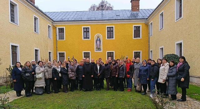 Учасники міжнародного наукового симпозіуму